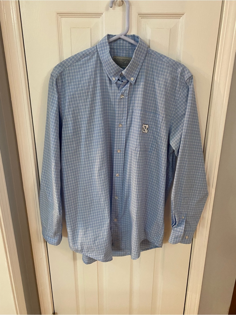 UNC Tar‎ Heels Campus Specialties Button Down Shirt Mens Medium Blue Plaid NCAA